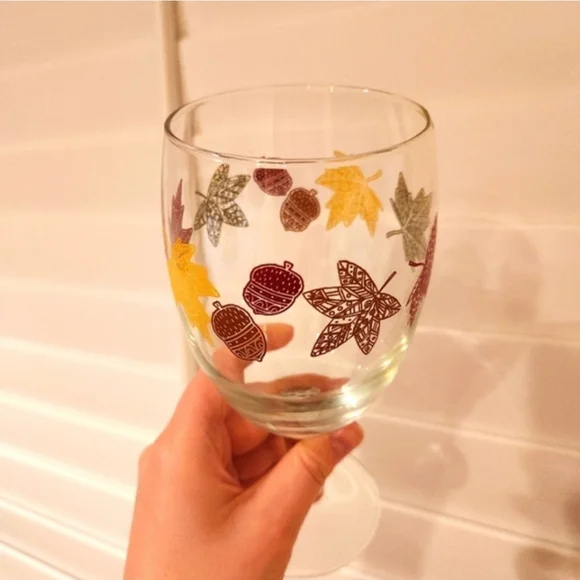 LIBBEY Water Goblet - Fall Leaves & Acorns - Set of 4 - EXCELLENT CONDITION - Picture 11 of 11